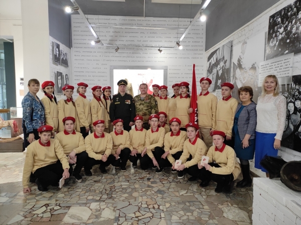 В Энгельсском краеведческом музее прошла церемония посвящения в в ряды Всероссийского детско-юношеского военно-патриотического общественного движения «Юнармия».