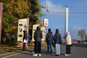 Сегодня Энгельсский краеведческий музей провел для школьников поселка Прибрежный экскурсию по интерактивному маршруту «Энгельс-Трек»