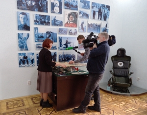 Корреспонденты телекомпаний «Звезда» и «НТВ» г. Москва сняли сюжеты на выставке «Покорение космоса»