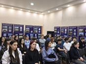 Птица в синей вышине