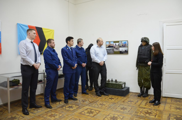 В целях патриотического воспитания молодых специалистов прокуратуры города Энгельса состоялась экскурсия по выставочным залам Энгельсского краеведческого музея