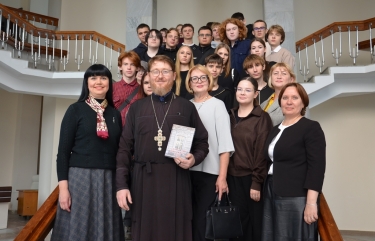 В стенах Энгельсского краеведческого музея прошла презентация уникального издания, созданного в рамках масштабного проекта &laquo;Наличники и лики&raquo;
