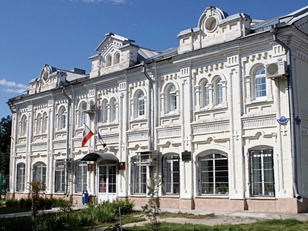 Государственный исторический архив немцев Поволжья/ Памятник «Российским немцам — жертвам репрессий в СССР»