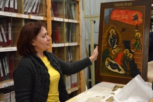 В Энгельсский краеведческий музей вернулись уникальные экспонаты после реставрации.