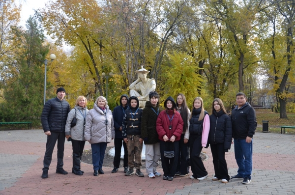 В период школьных каникул учащимся предлагается посетить новый экскурсионный пешеходный маршрут «Энгельс-Трек».